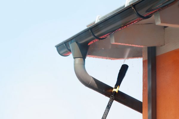 Eaves Power Washing in Meridian